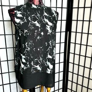 NWOT Japna Sleeveless Marble Black Mock Neck Blouse Medium